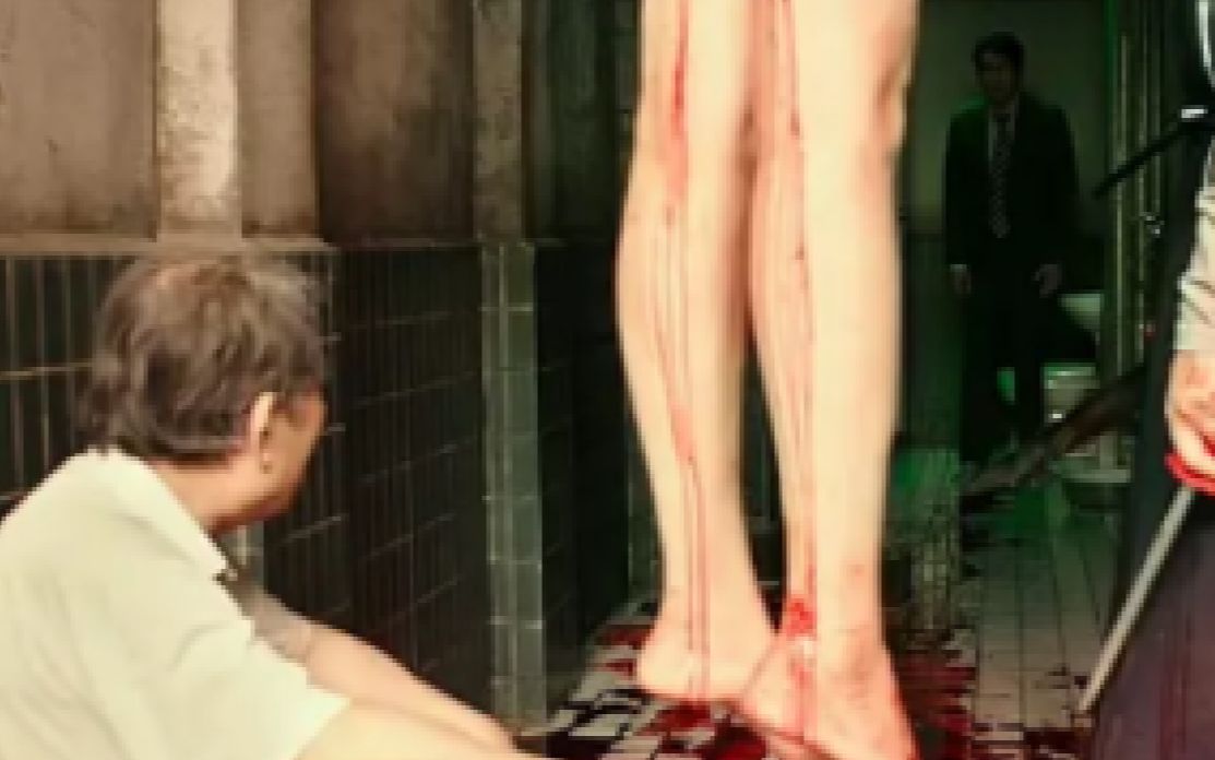 【可嗒嗒】韩国的一部惊悚电影,男子醉酒走进冷冻室,竟然看到了一颗人