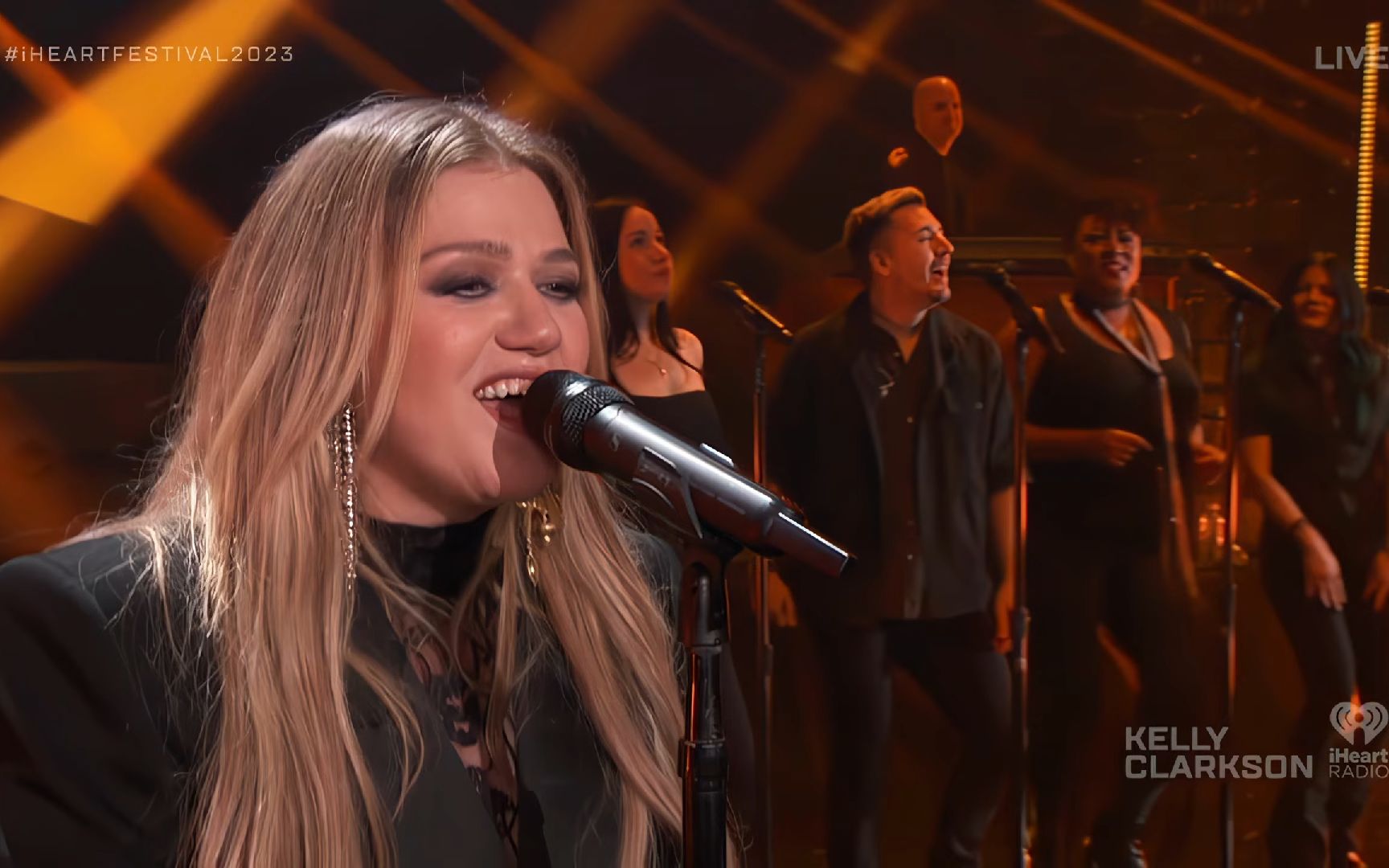 【独立女性】Kelly Clarkson  Miss Independent (Live 2023.09.23 iHeartRadio)哔哩哔哩bilibili