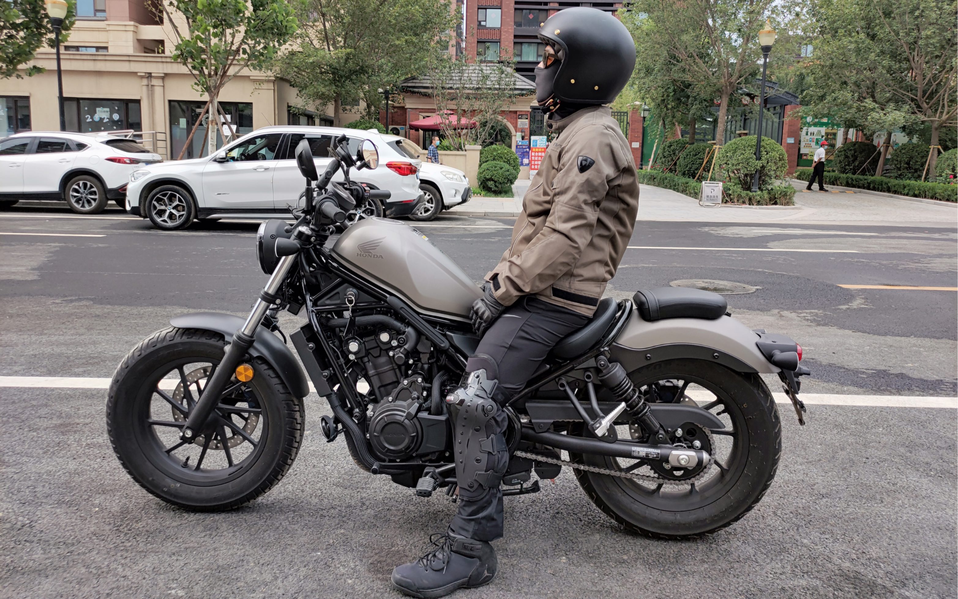 暴风雨前夕骑着我的本田rebelcm500夜袭偶遇网上摩友这奇妙的缘分