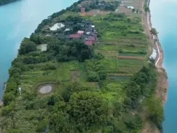 下载视频: 近300人隐居在这神秘的岛屿上，背后的故事竟让人大开眼界#难得一见 #旅行