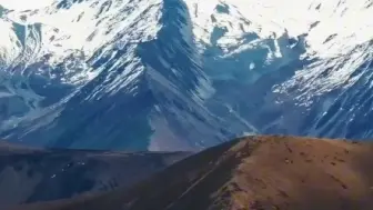 Download Video: 一起来感受一下一半在仙境，一半在人间的贡嘎雪山，体验贡嘎雪山上空的日月落升