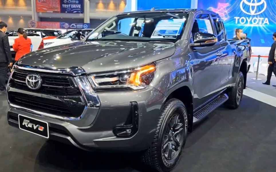 2023丰田hilux revo rally双顶皮,搭载2.