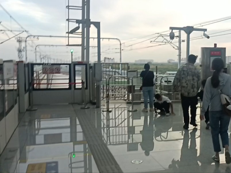 国庆节当天西安地铁线网最偏远一站的客流量有多大