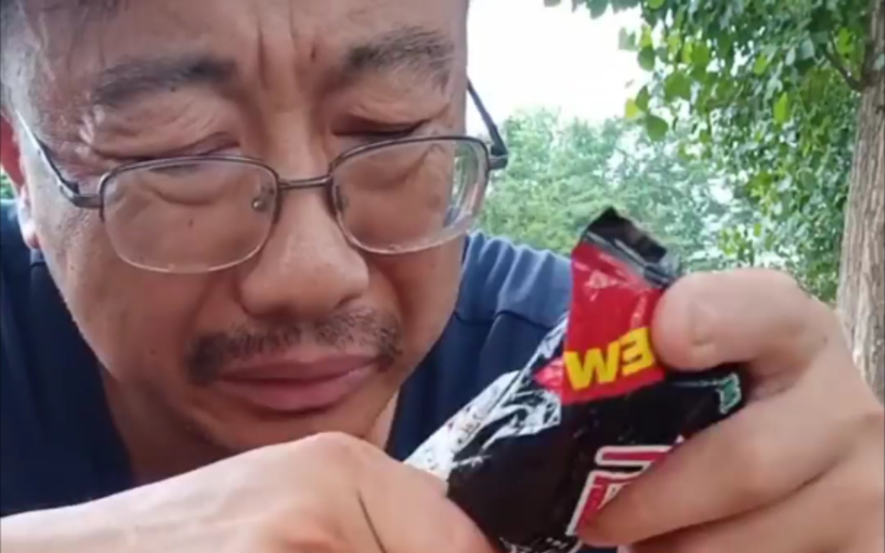 一元钱破产后被孙校长吃了套餐,泪目