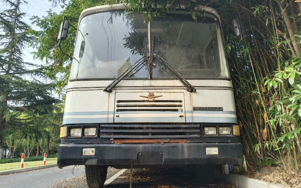 探访上海牌老式客车(车身及车辆内部)_哔哩哔哩 (゜-゜)つロ 干杯