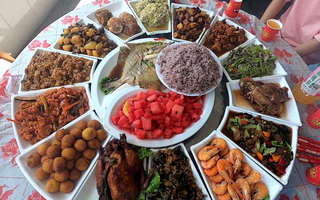 丹东农村婚宴满满一桌16个菜要460元这些菜品这个价格贵吗