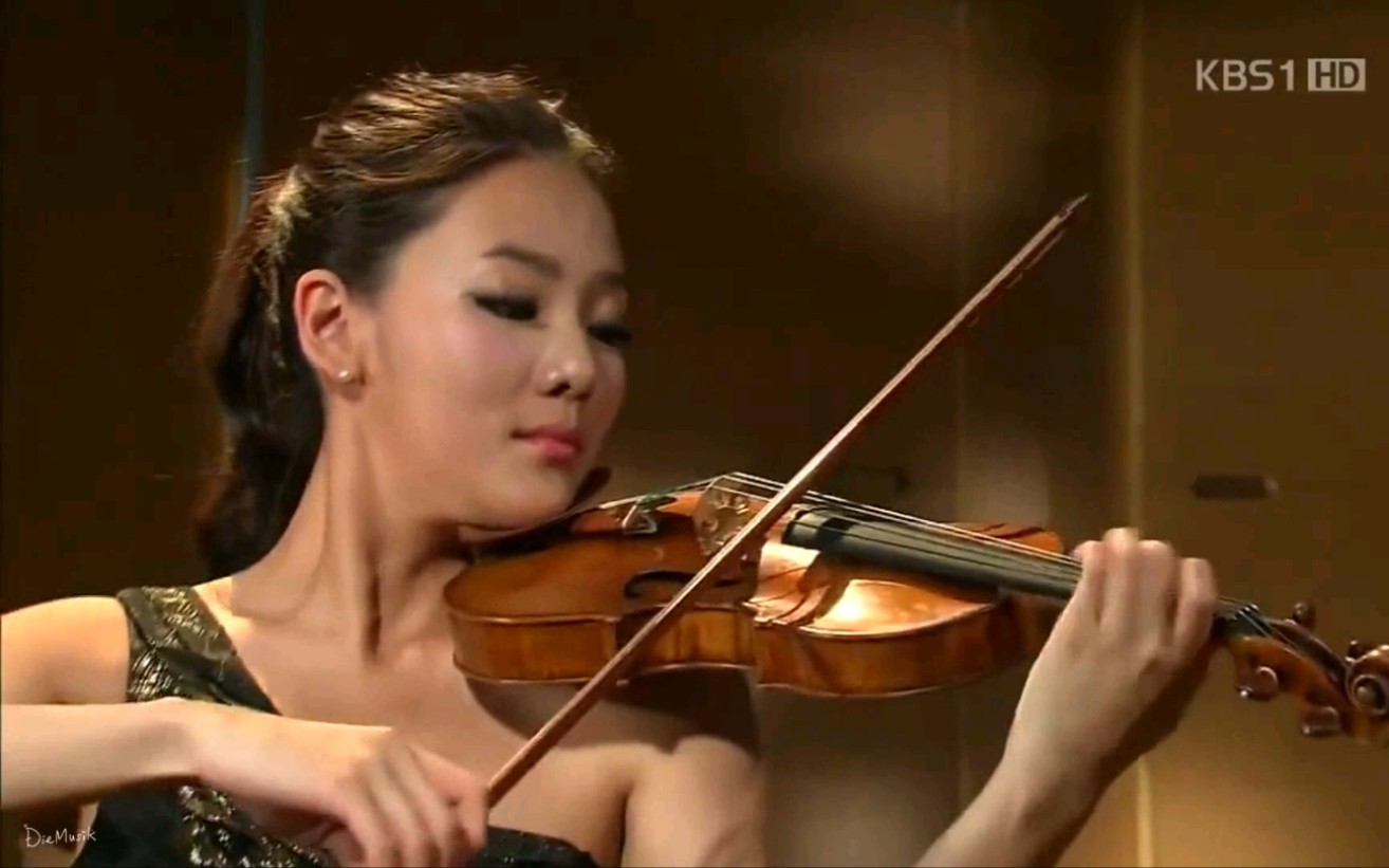 [图]Clara-Jumi Kang 康珠美 & 小提琴 - 帕格尼尼偶记 - 米尔斯坦 Milstein, Paganiniana - Violin