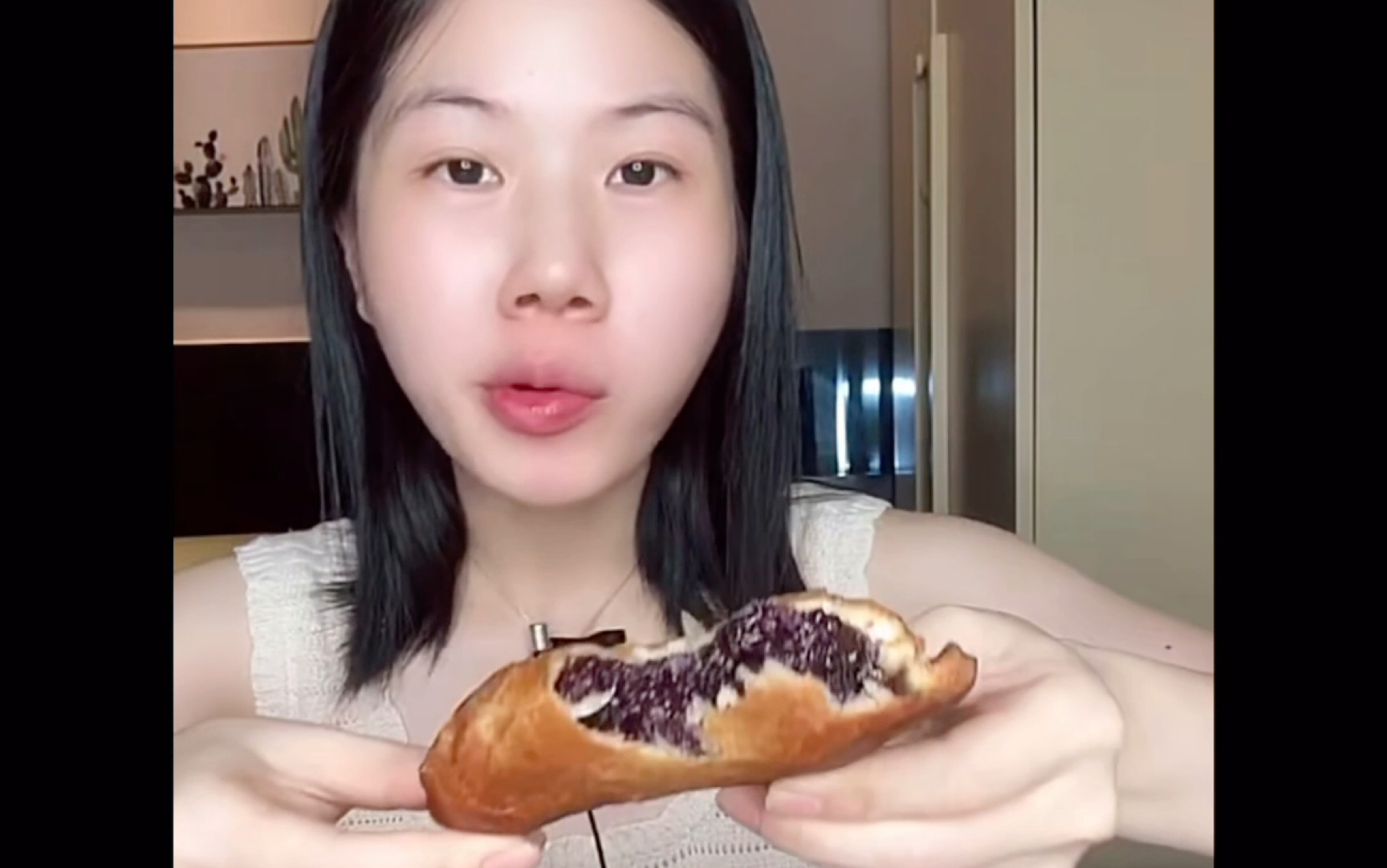 快手高质量吃播 食音 声控 (嘉玲妹儿)200921血糯米包 芋泥蛋黄酥