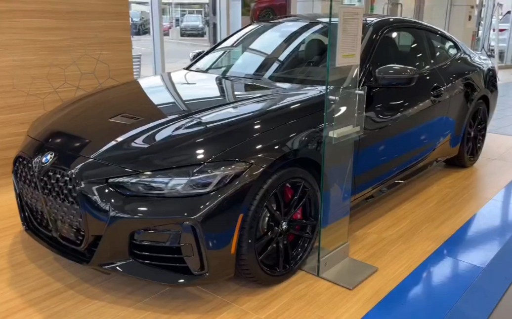 新车鉴赏实拍2022款宝马4系m440i黑武士版没事外观高清展示太帅气了