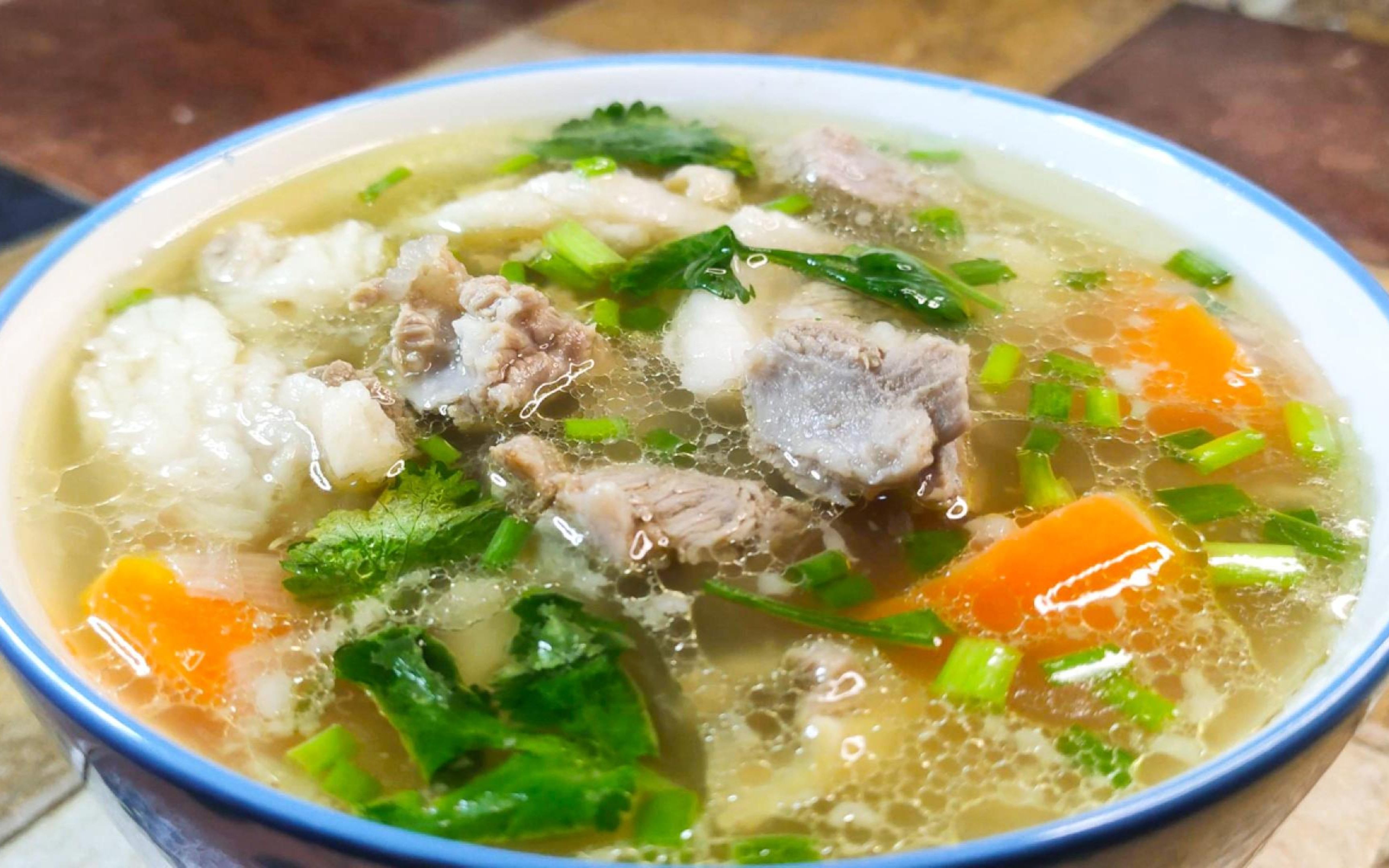 下雪天和胡萝卜炖羊肉才更配,一碗下肚从头暖到脚,多吃能抗冷!