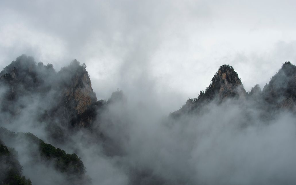 [图]群峯顶天