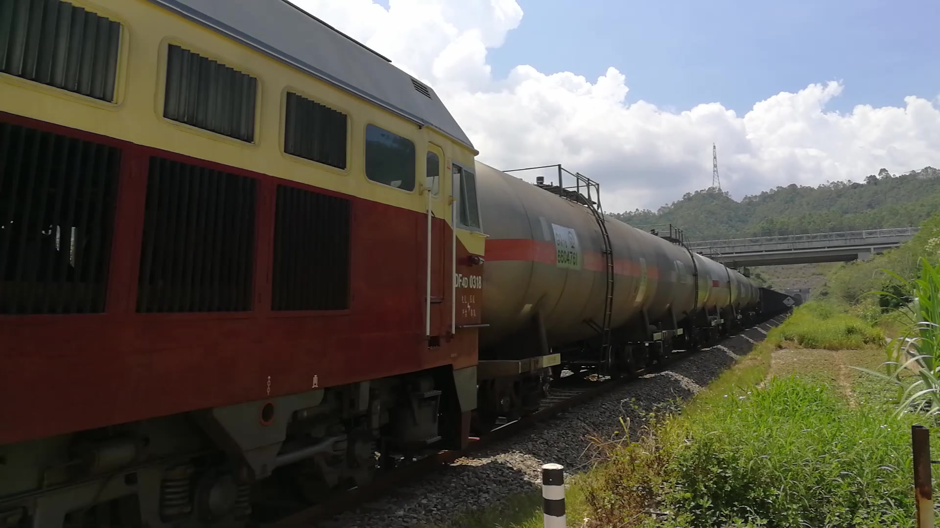 【20170811】df4d0318牵引货车通过新桥道口