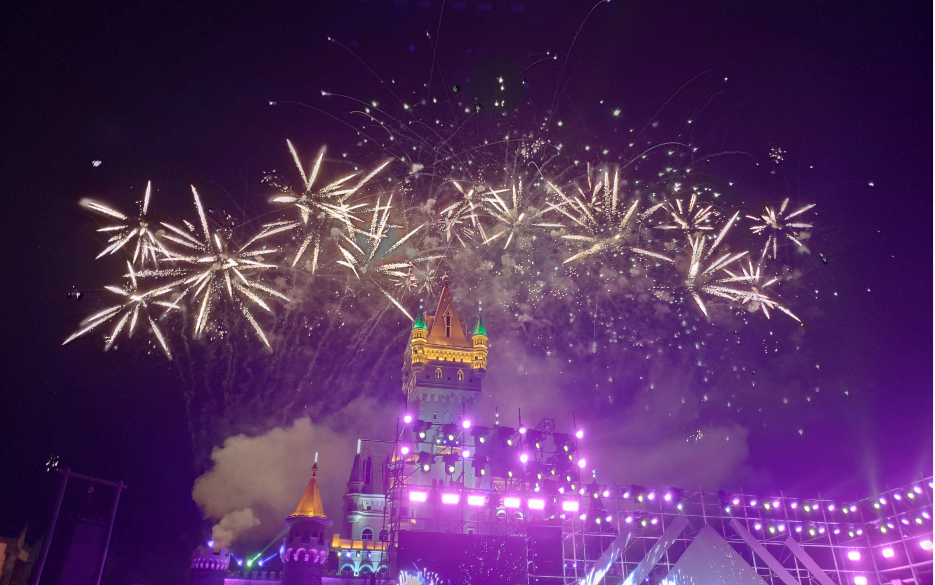 travelintao逛方特看烟花今年在青岛跨年