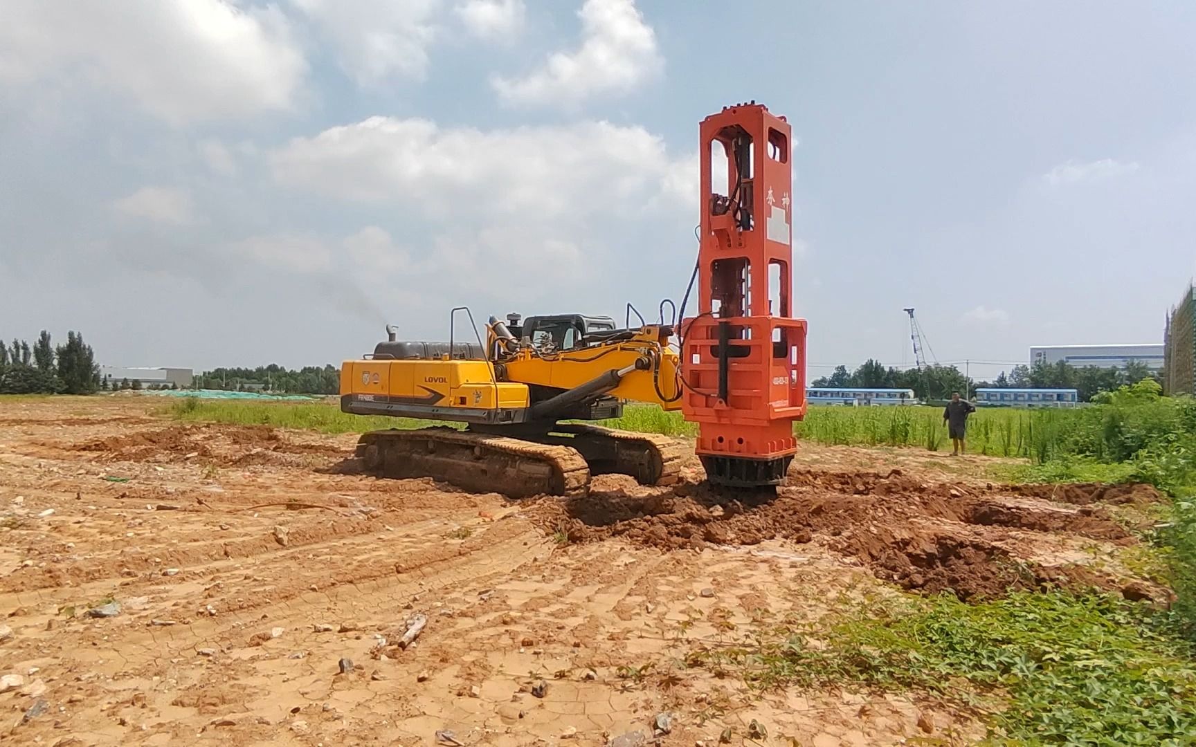 50装载机上装的打夯锤地基基础夯实