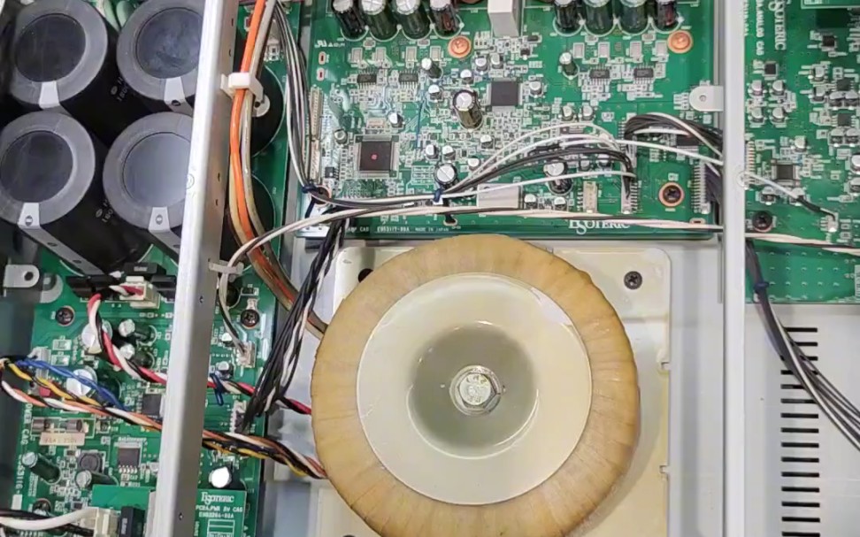 功放维修teac旗下的第一极品功放机误插220导致不开机故障维修钩烫