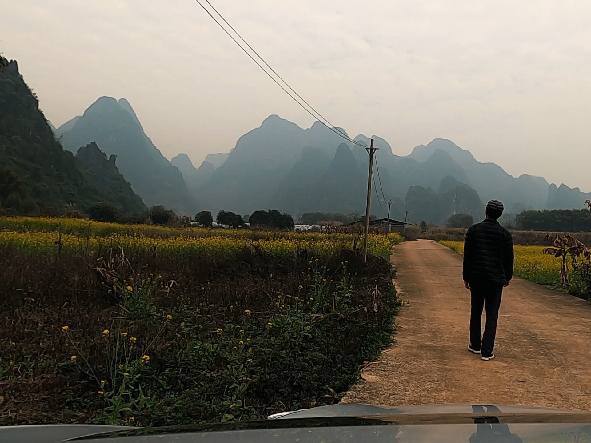 本想把日子过成诗,却开着床车四处流浪,这就是一个人的旅行生活.