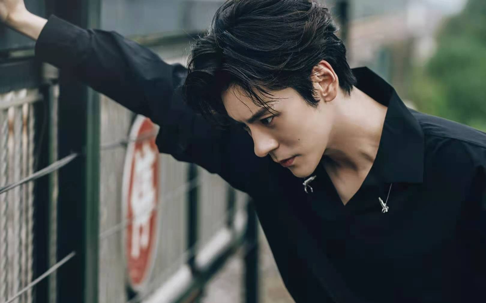 魏哲鸣| 夜夜沉迷于霸总的挑眉杀 永远臣服于温柔