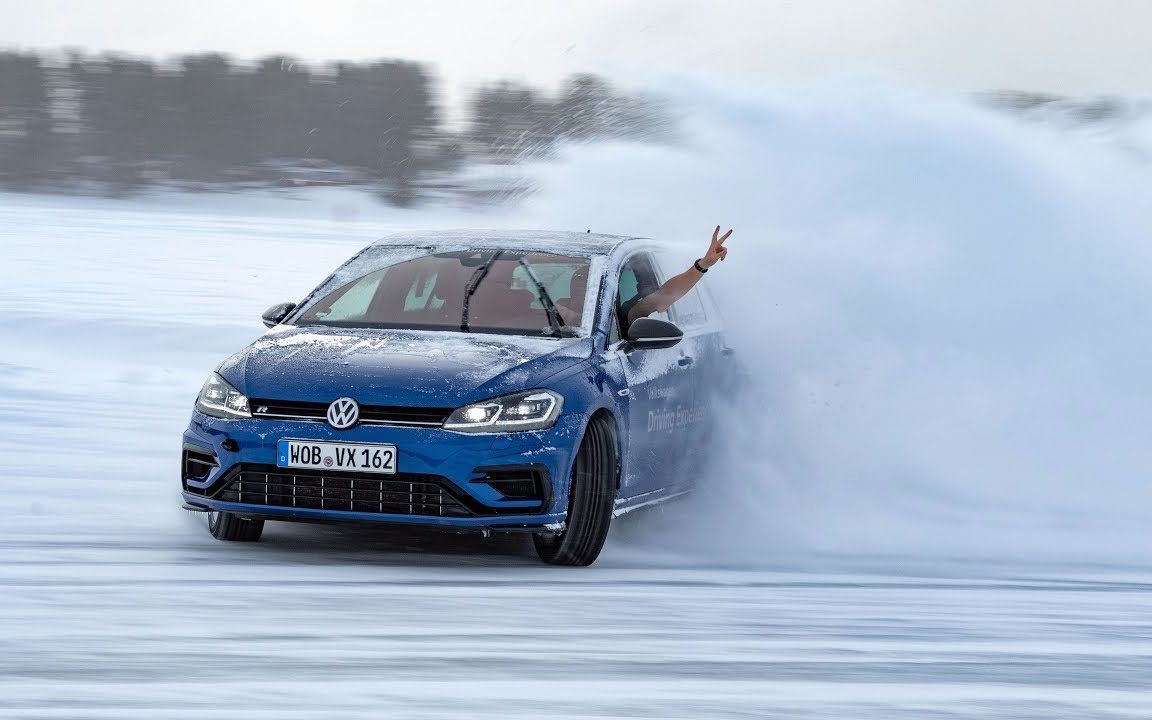 第一视角大众冰雪驾驶优美的雪地漂移体验完美的一天bymishacharoudin