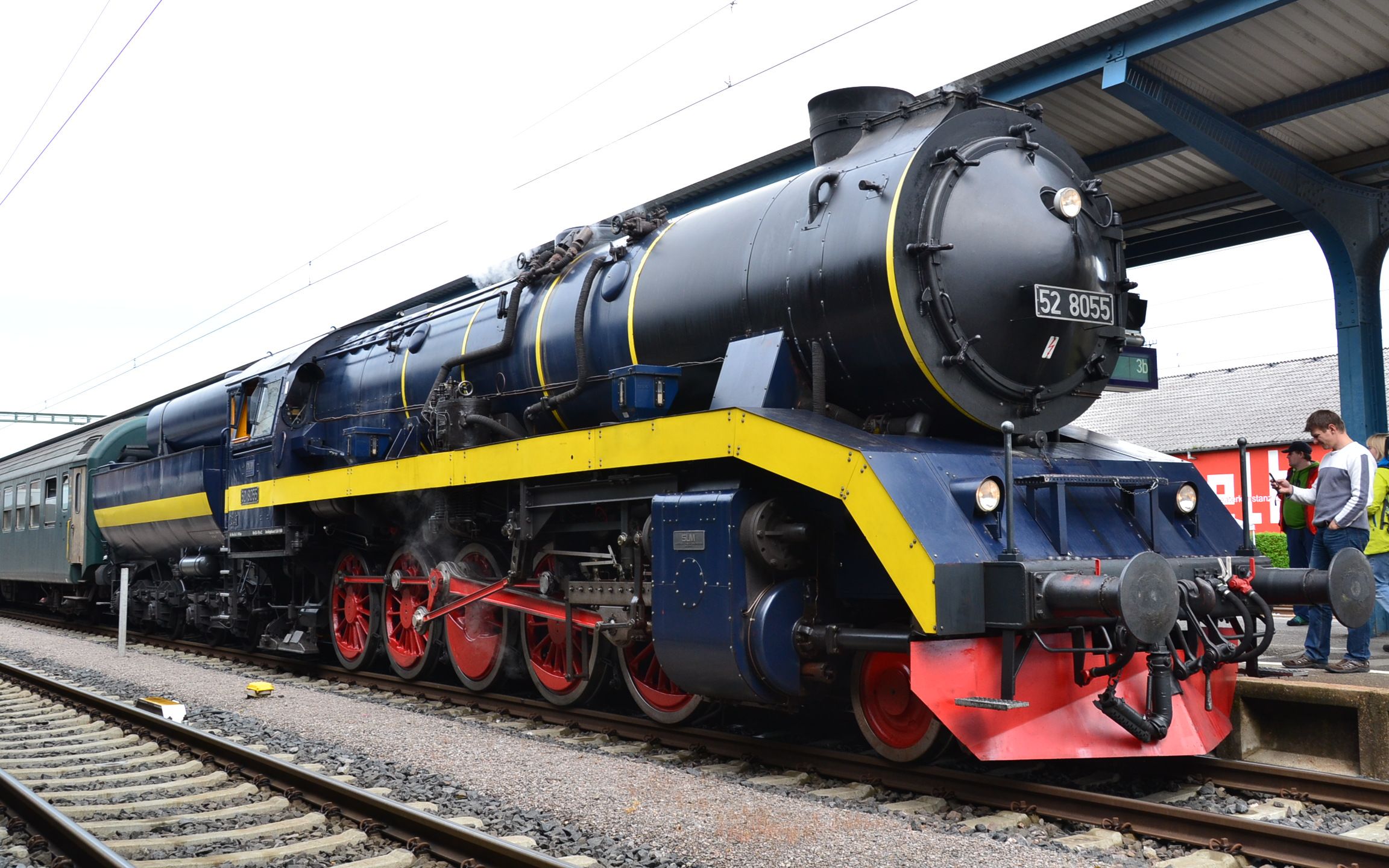 搬运世界铁路采用现代蒸汽机车技术改造的原德国国营铁路528055号蒸汽