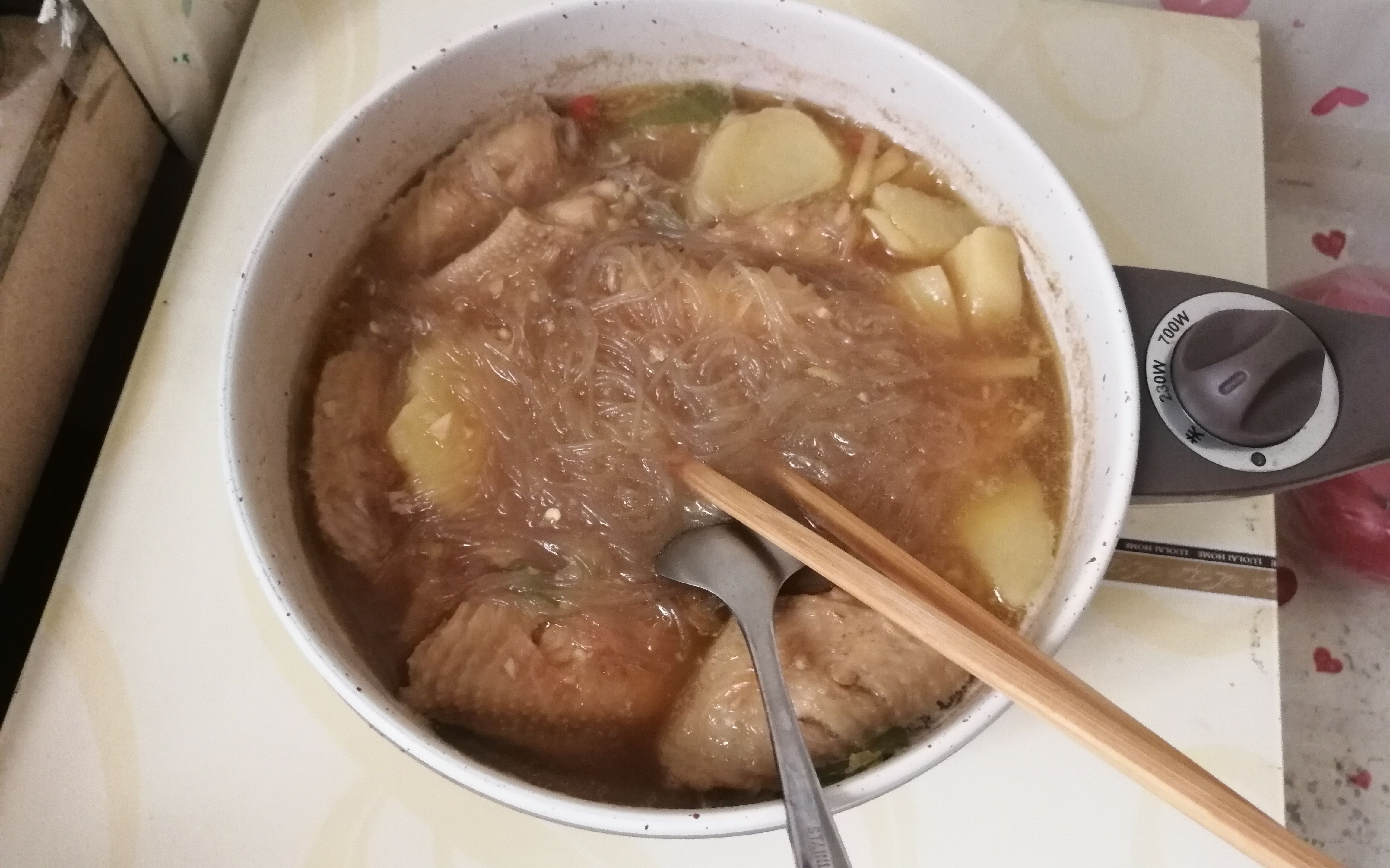 鸡翅土豆粉丝煲_哔哩哔哩_bilibili