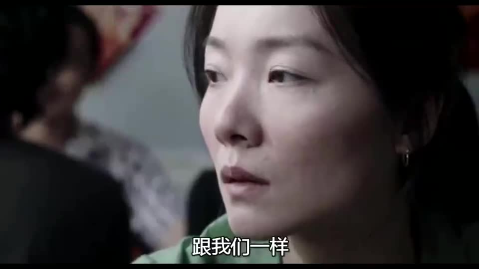 经典电影《下海》,女人被生活所迫,无奈走上不归路#经典电影哔哩哔哩bilibili