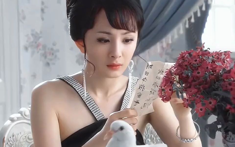 杨幂 想做姐姐手里的鸽子9415白雪真的很漂亮啊,以前电视剧的妆造