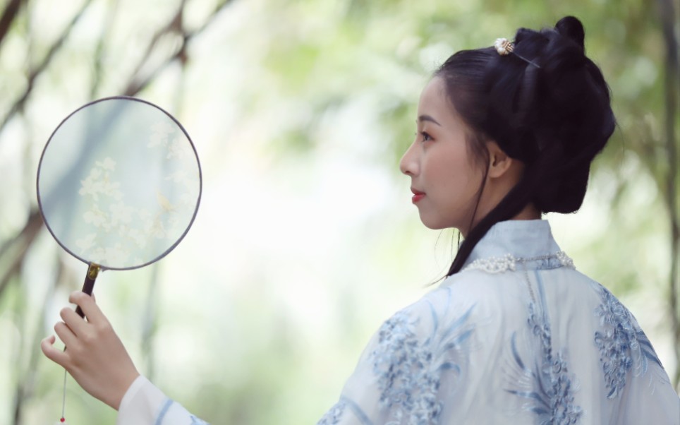 汉服版回眸一笑汉服初体验汉服写真大明少女