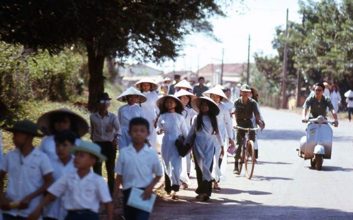 [图]【双语字幕】旧版越南《学生进行曲》[完整版歌词|录音于1975年之前](Học Sinh Hành Khúc)