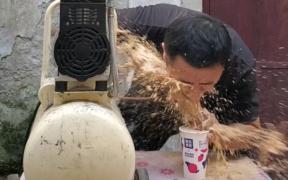 [图]喝奶茶辅助器！吸力好大！