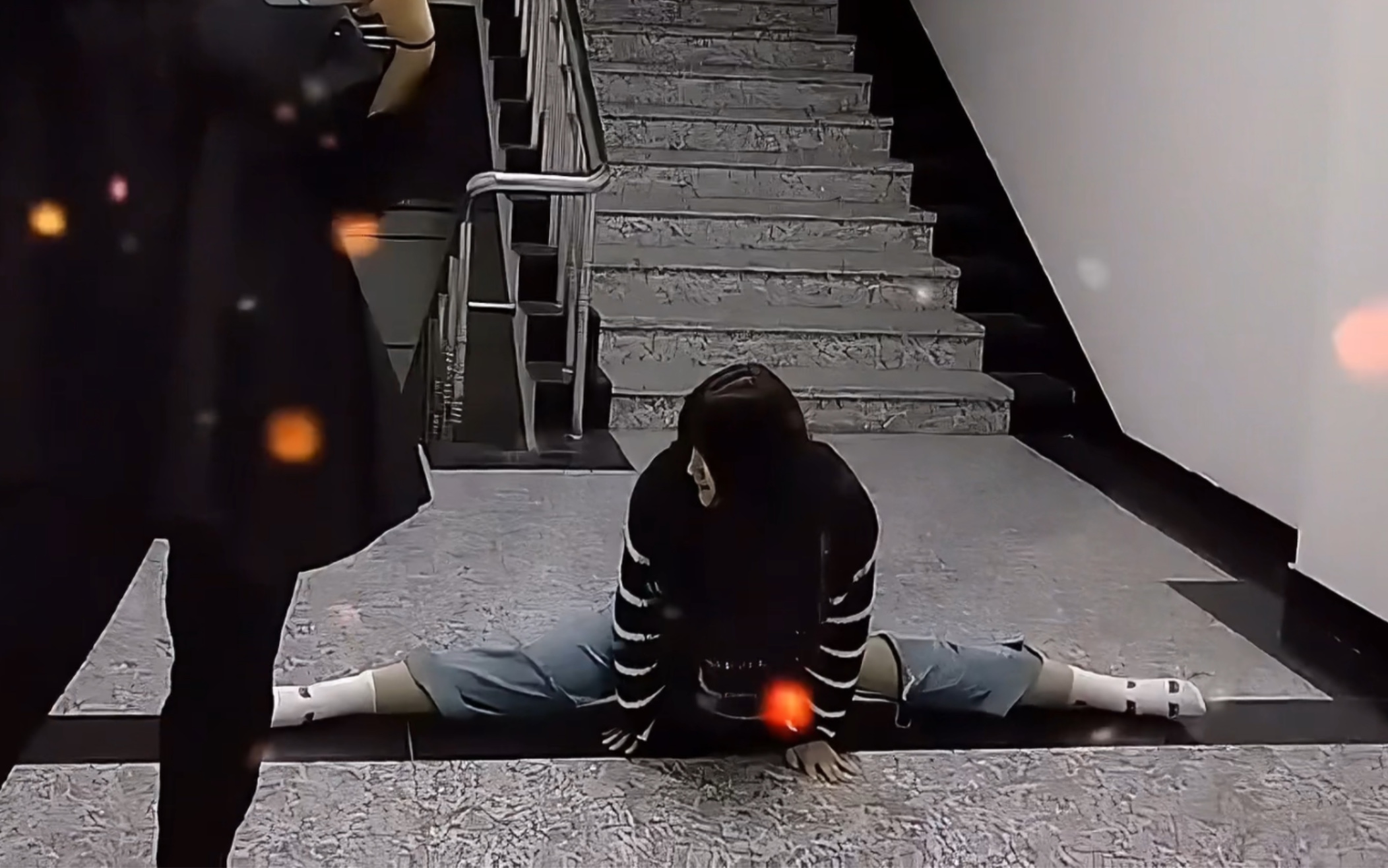 白袜一字马女生