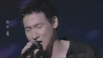 伤更深，情更深，是谁偷偷……偷走我的心……