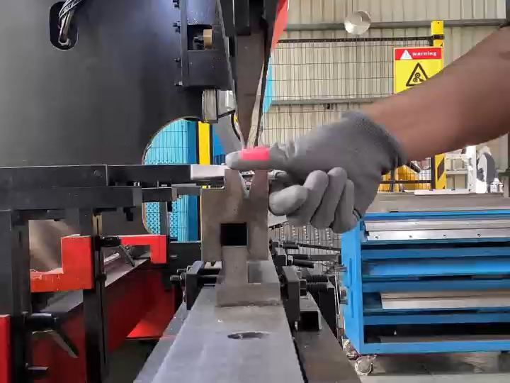 折弯机防压手激光保护装置