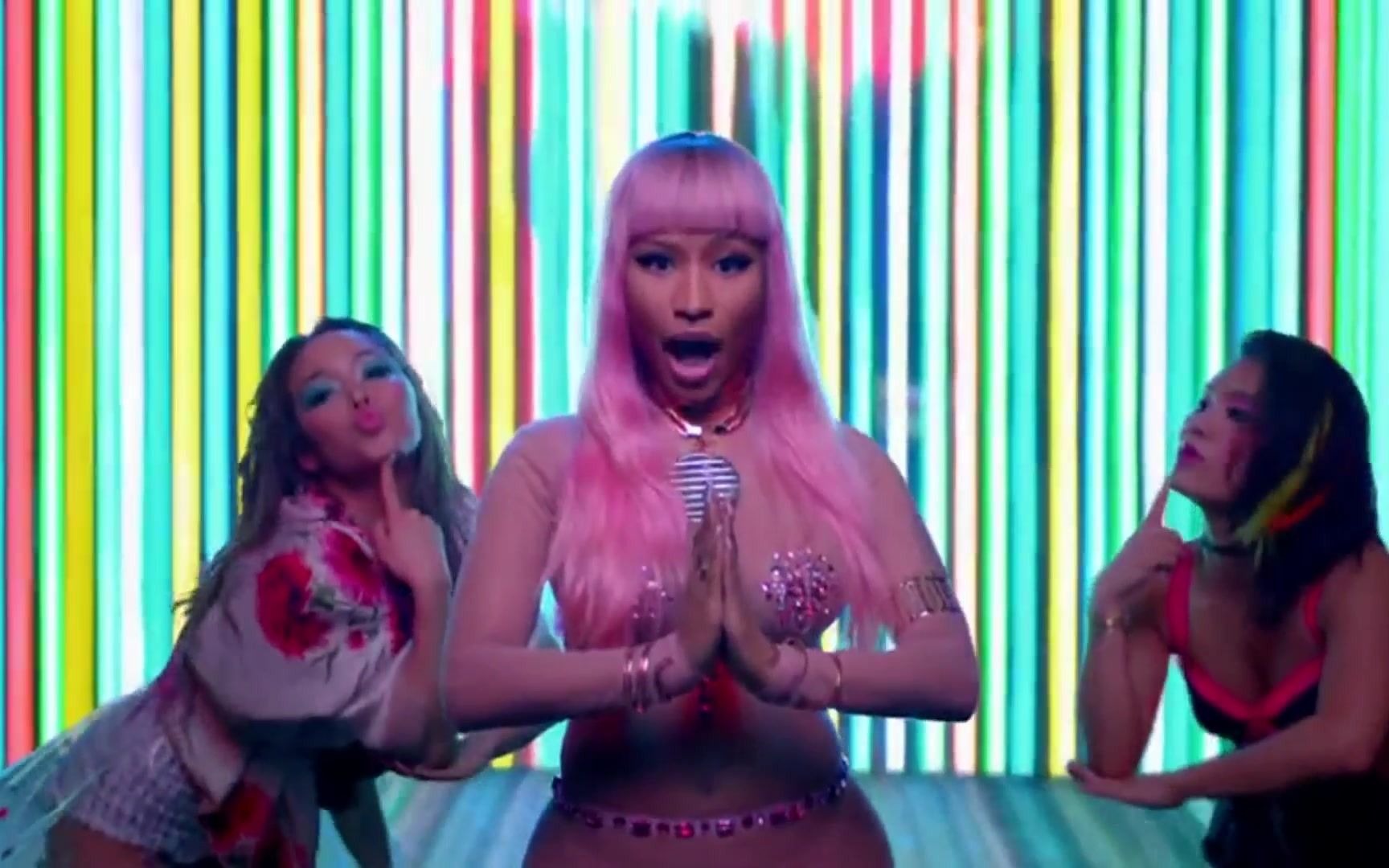 [图]Nicki Minaj-The Night Is Still Young