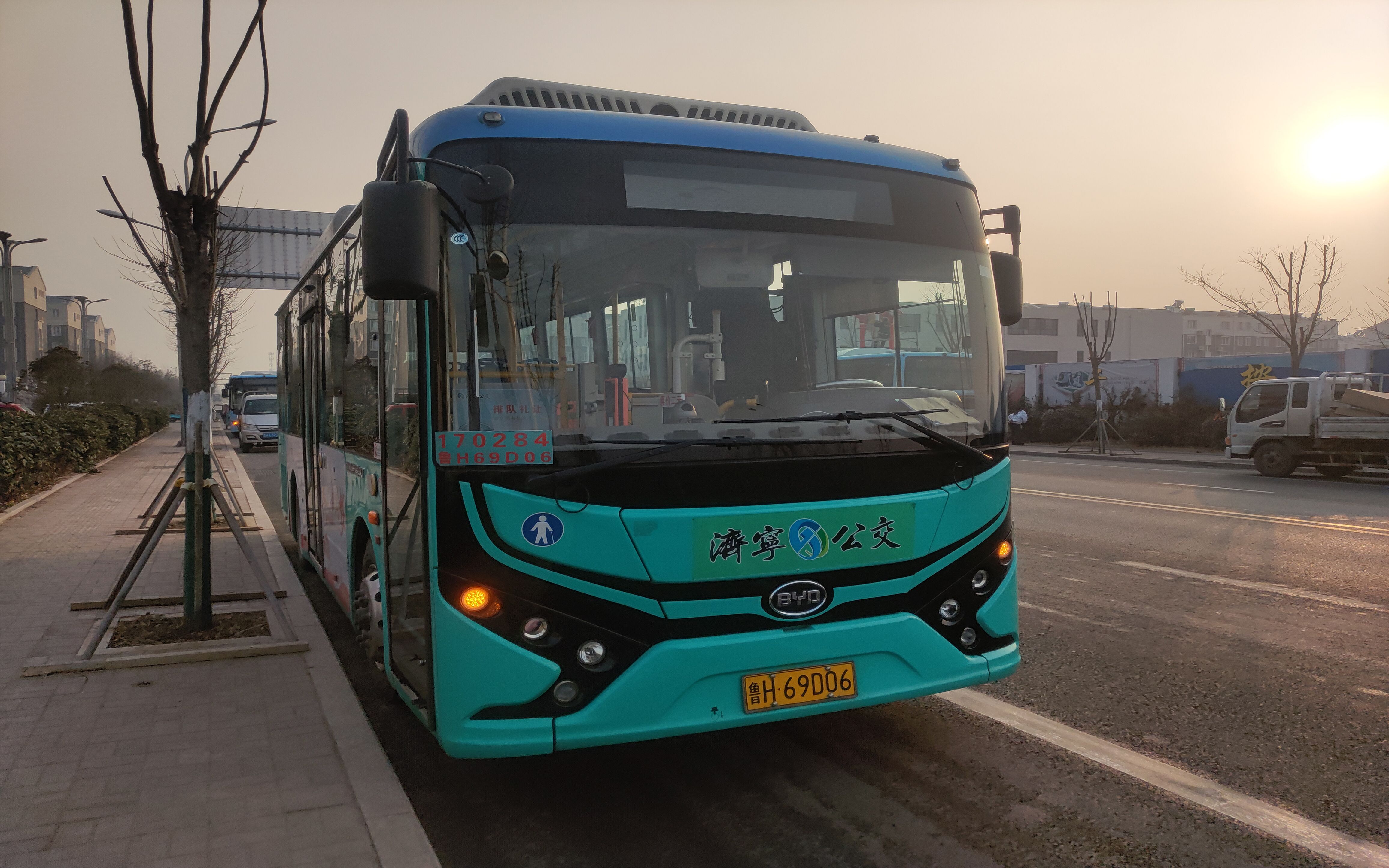 互动视频pov05一车两线济宁公交533532路第一视角前方展望神龙见首不