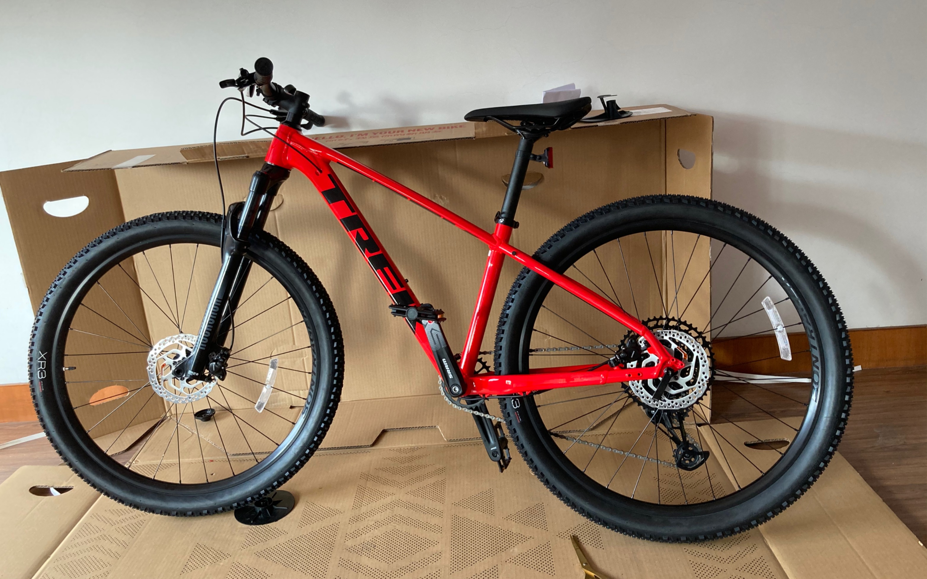 山地车xcaliber8开箱装车ps顶着烈日了爆汗