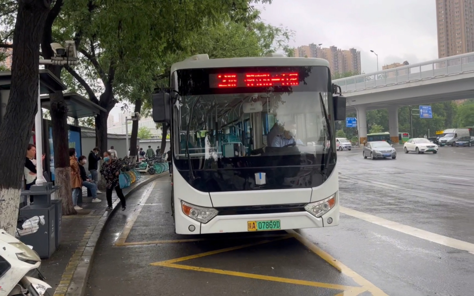 西安公交2路吉利远程随拍短片