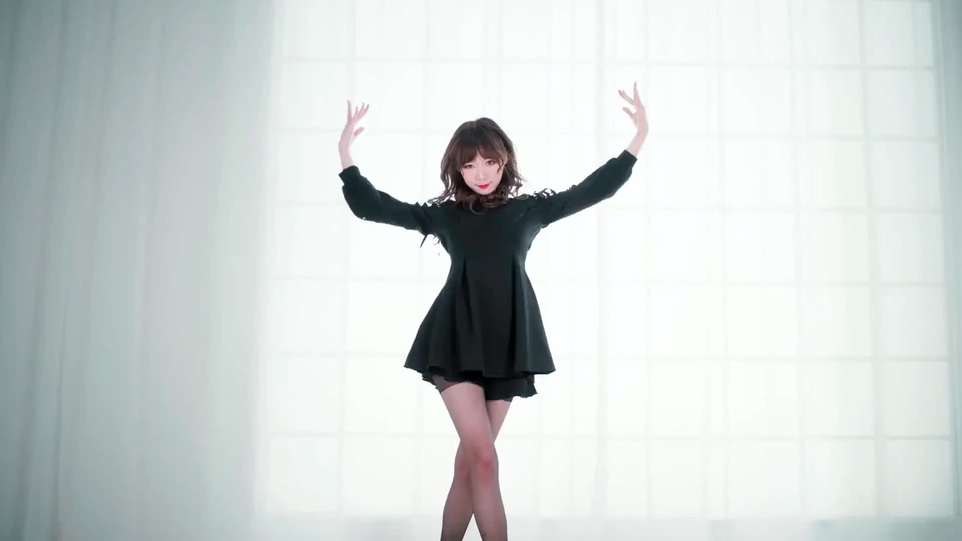 小姐姐宅舞翻跳