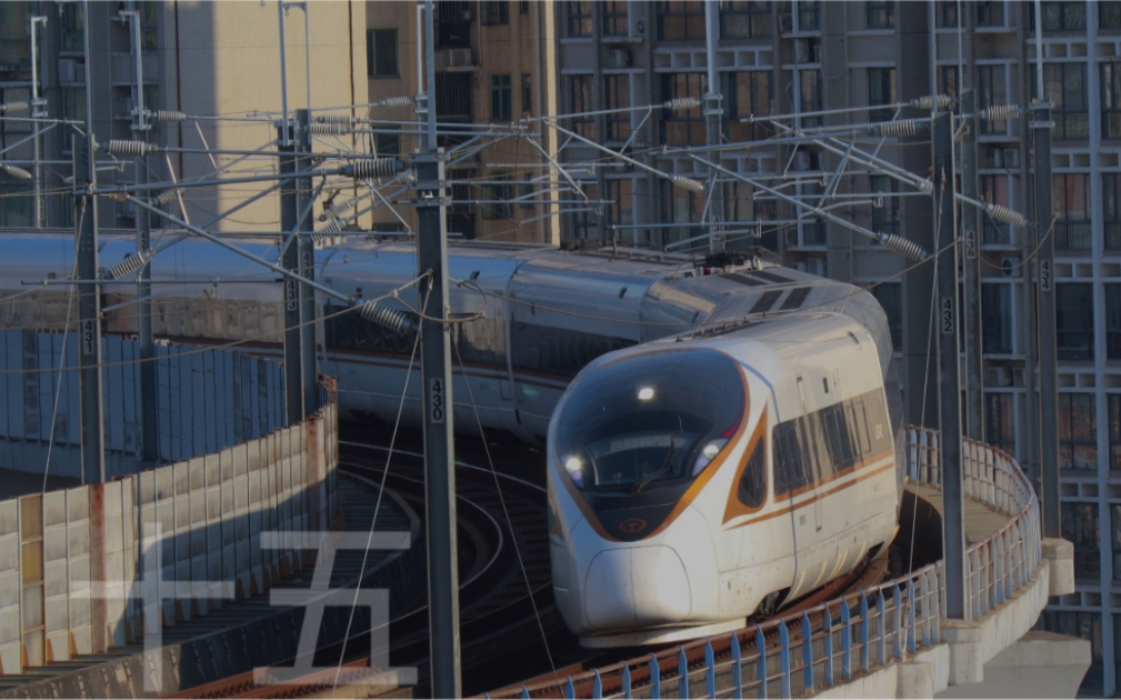 广珠城际cr400bf5047担当g6340通过明珠小半径弯道