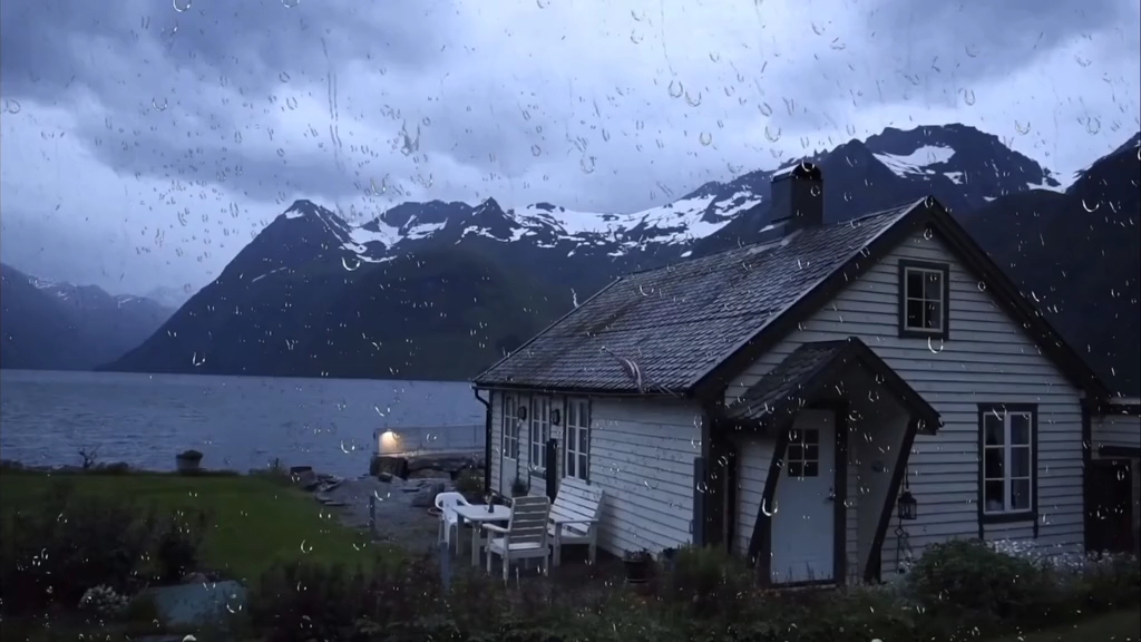 [图]高山环绕，雪山之巅，静静的聆听着，下雨的滴答声