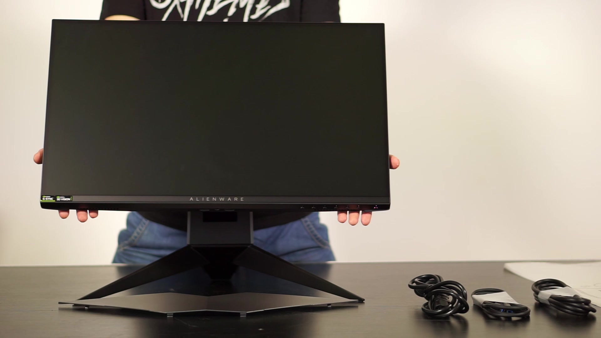 aw2518h240hz刷新显示器开箱用一下pcmax出品