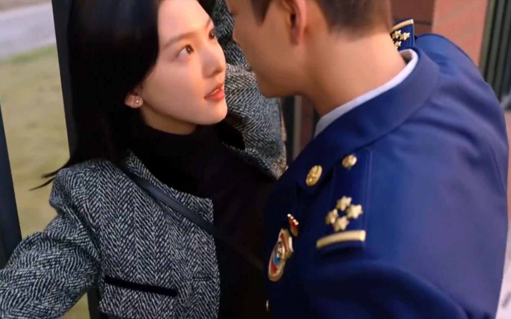 靳时川壁咚徐来,这一次的吻是主动进攻!#照亮你#陈伟霆#章若楠