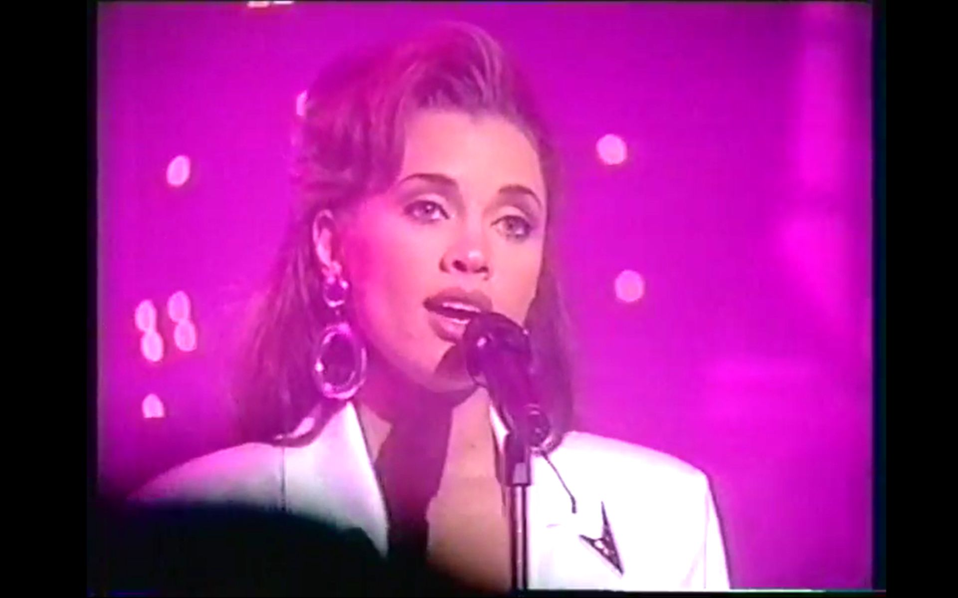 [图]【美得发光】Vanessa Williams - Save The Best For Last (Live TOTP) 1992