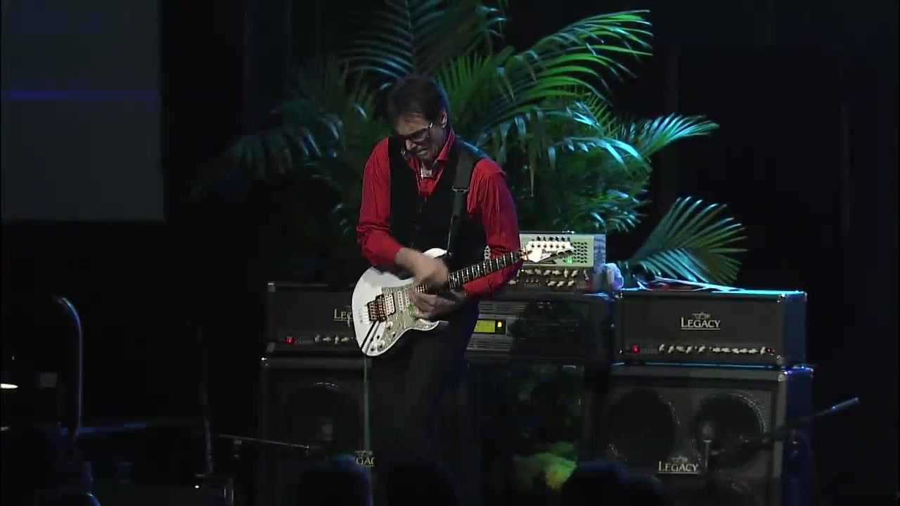 [图]27th Annual TEC Awards - Steve Vai - The Crying Machine