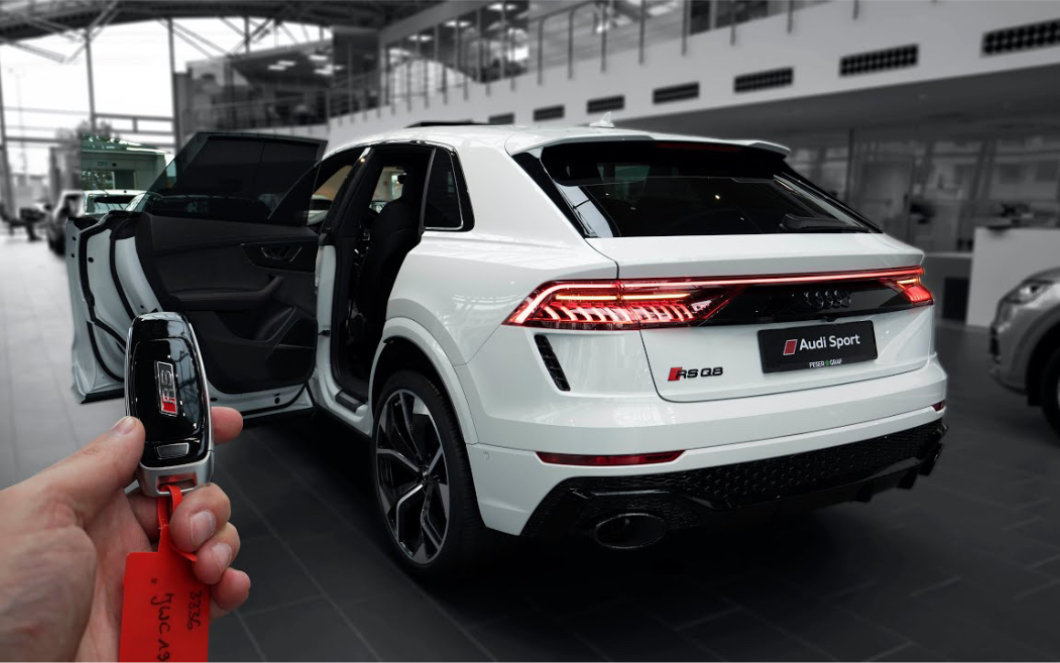 2021款奥迪rs q8 (600 hp)到店,体验实车美妙声浪_哔哩哔哩_bilibili