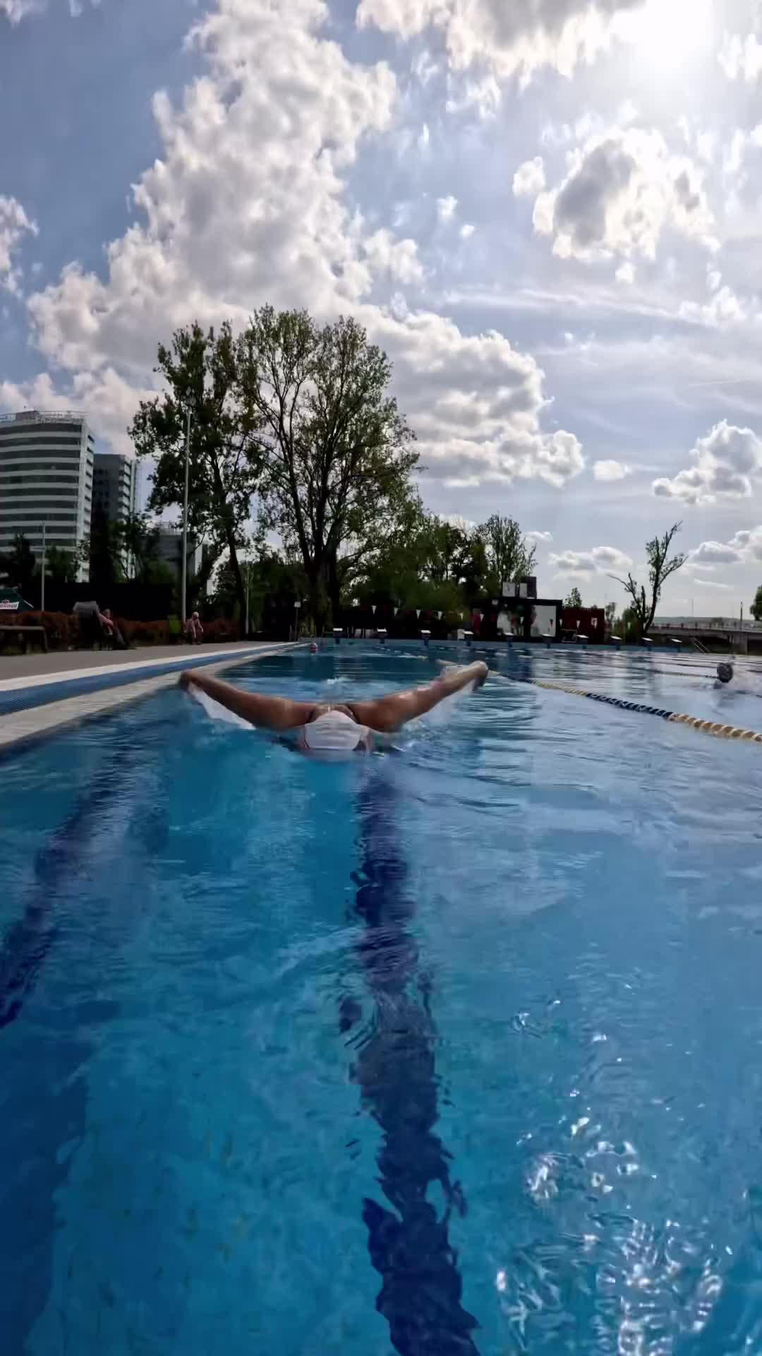 沉浸式欣赏蝶泳水面水下视角03动作真的太丝滑啦!