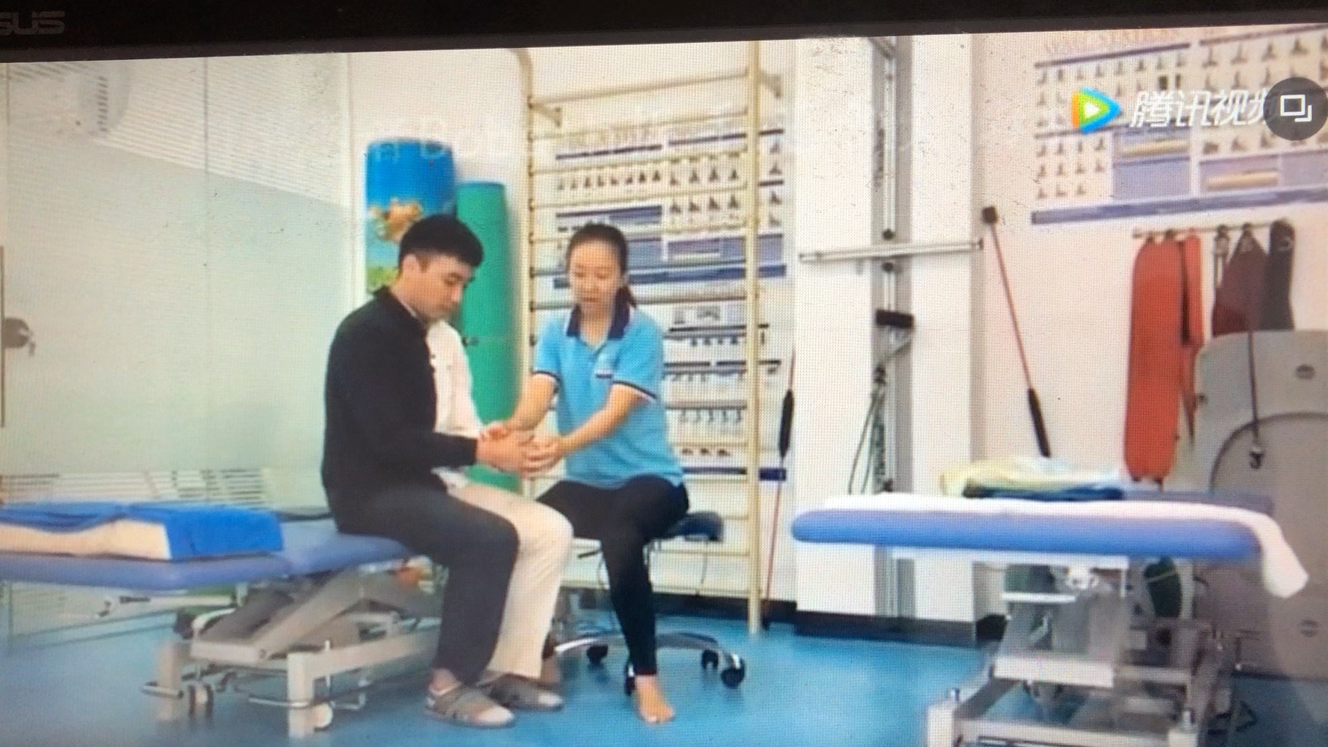 老年人步行训练必备康复器材使用教程（助力带）