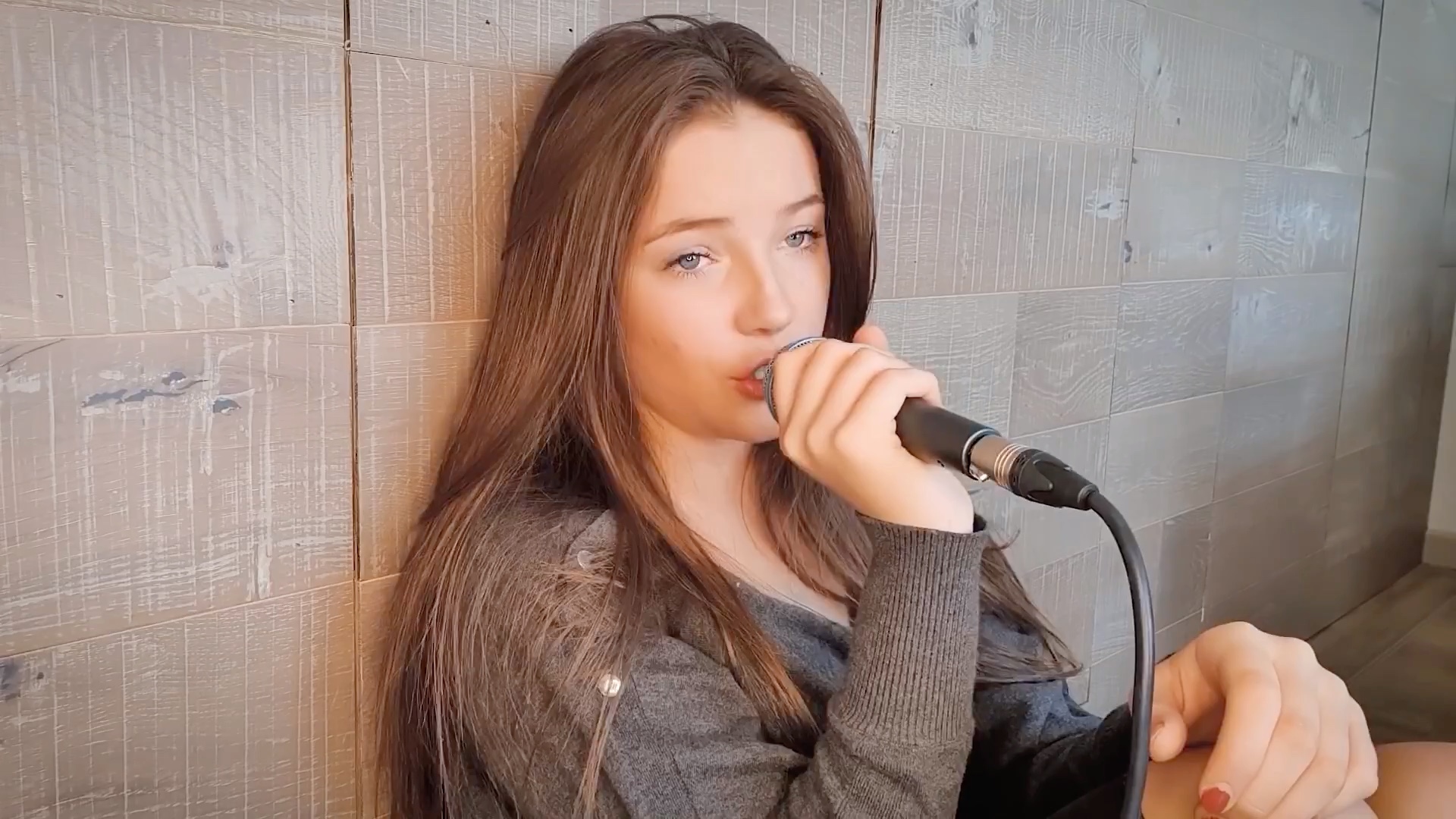 英国小姐姐翻唱老鹰乐队经典作《desperado》