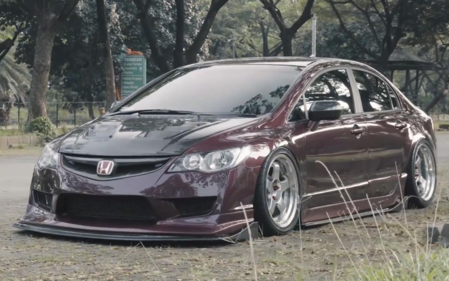 姿态的诱惑 本田思域fd 尽显低趴姿态!