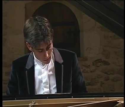 [图]Scriabin： Valse, Op.38 — Yevgeny Sudbin  斯克里亚宾：圆舞曲, 作品38号