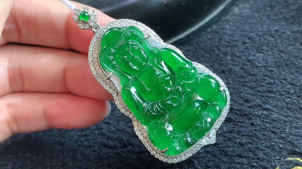 送礼首选,925银镶嵌冰种绿观音吊坠,裸石品质高,裸石40.8*26.
